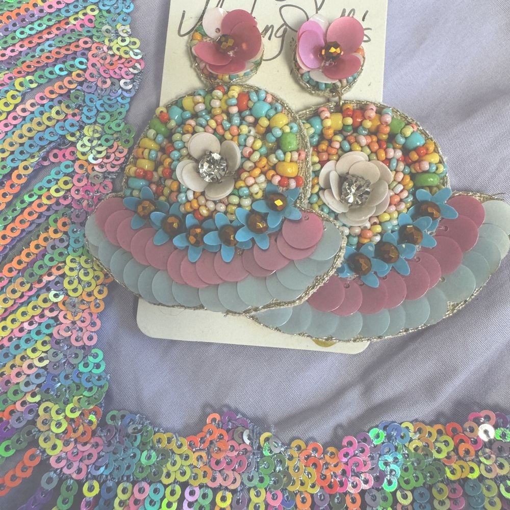 Mustang Sally’s Beaded & Sequin Earrings - Picture 1 of 2